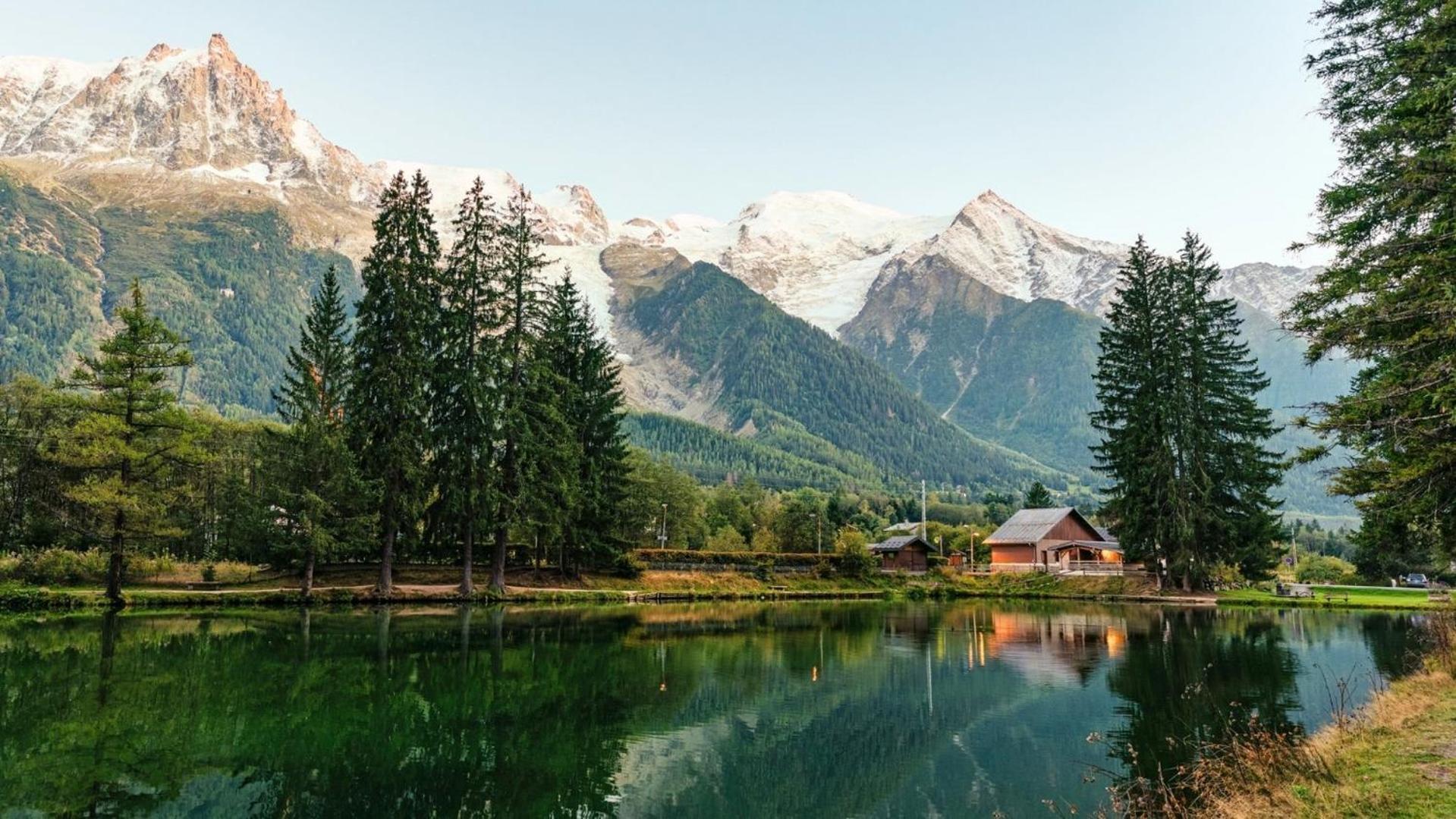 Apartment Au Bon Coin - Luxury Chamonix Hidden Haven, Mont Blanc View, Hot Tub And Garden Екстер'єр фото