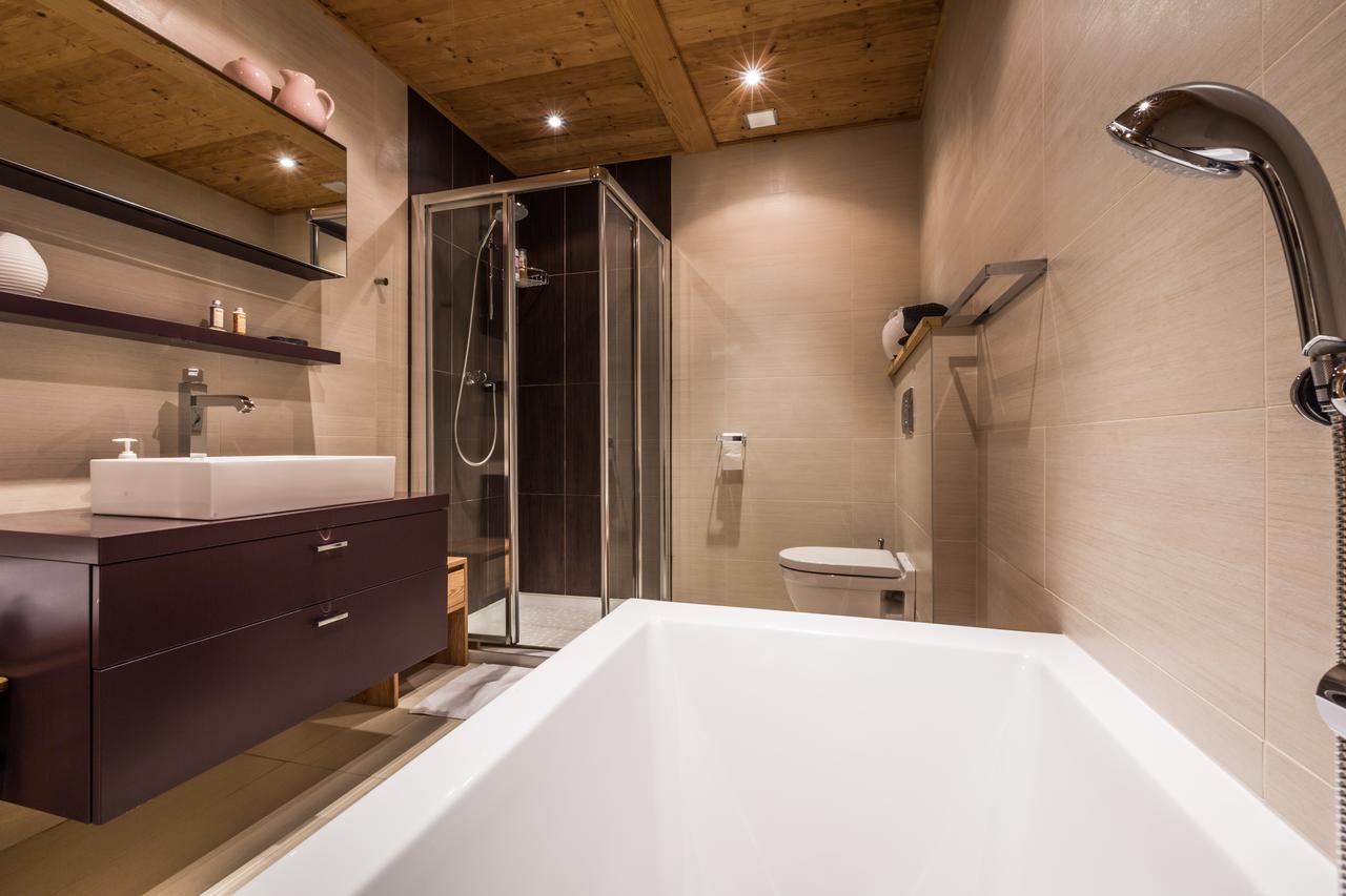 Apartment Au Bon Coin - Luxury Chamonix Hidden Haven, Mont Blanc View, Hot Tub And Garden Екстер'єр фото
